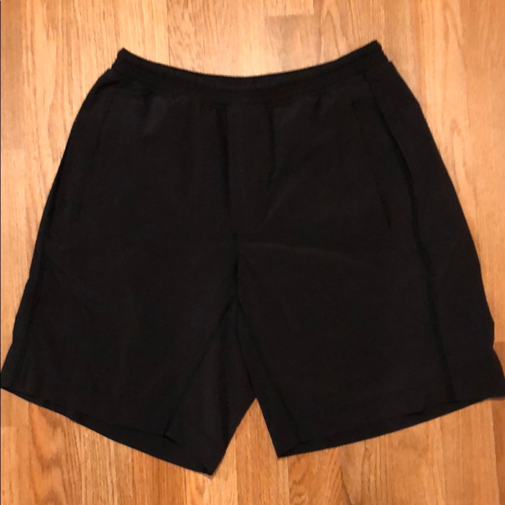 Lululemon Pacebreaker shorts 9” with liner